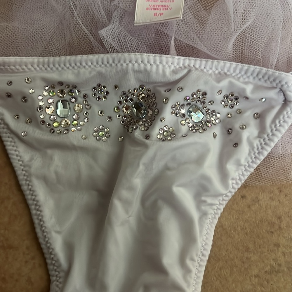 Vs v string crystaled - Picture 2 of 3